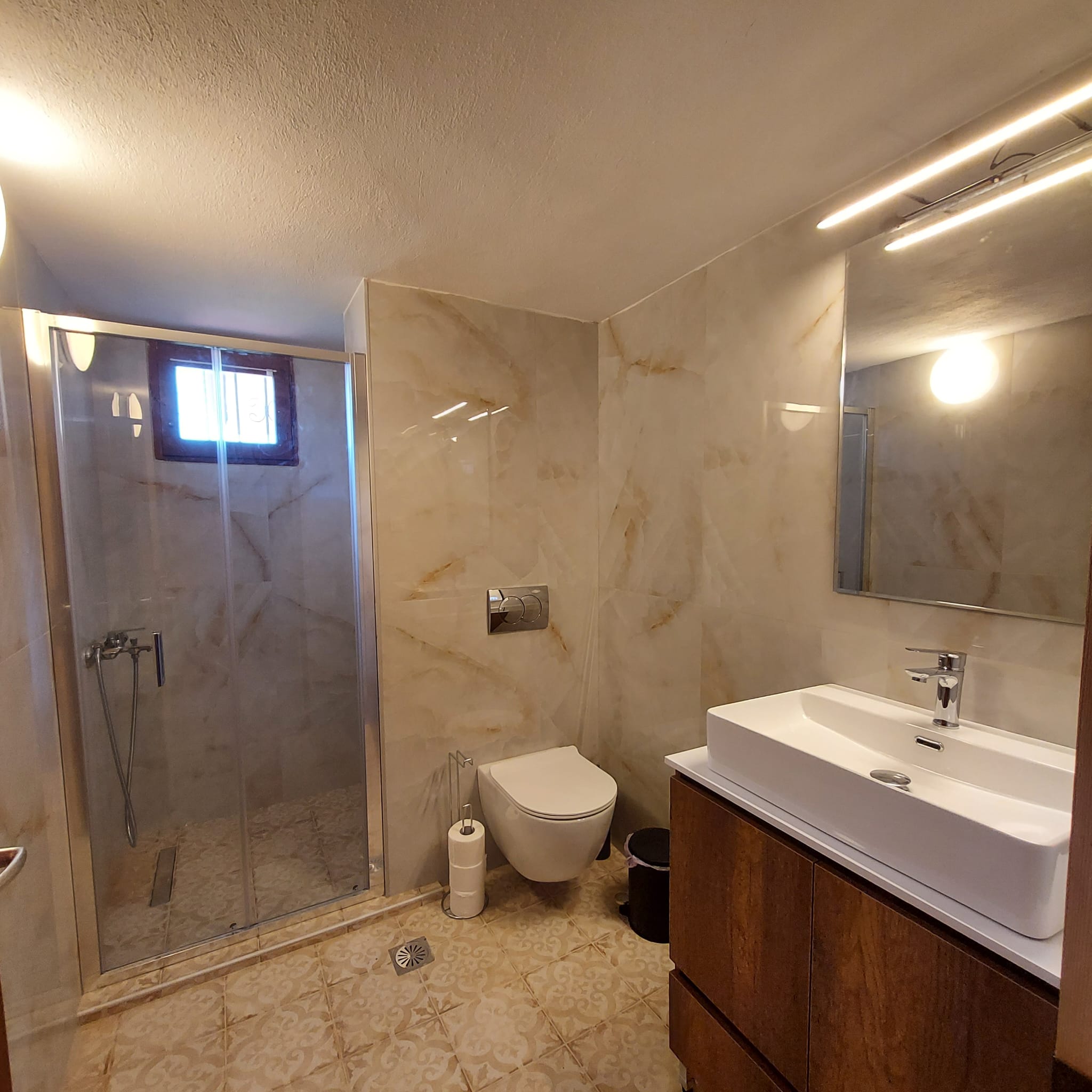 Bathroom on the 2nd floor